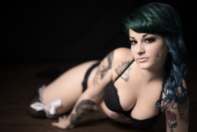 Boudoir - Québec Ink Girls